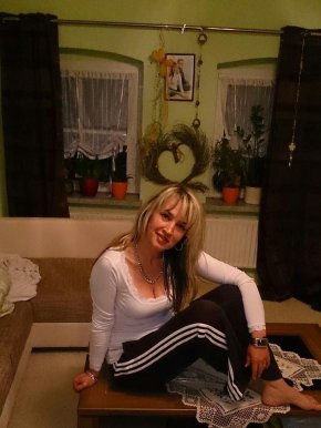 Je suis quelqu'un de bien et très simple je recherche un homme  sans prise de tete 
