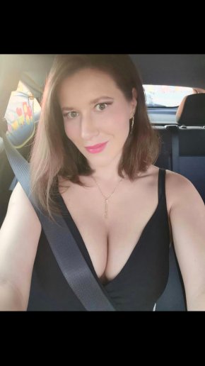 Je recherche une relation sérieuse avec un homme qui connaît la valeur de la femme.