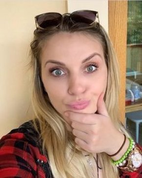 Salut comment allez vous bienvenue dans ma liste d'amie dites moi le pourquoi de votre ajout a mon c