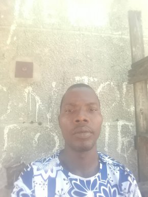 À la recherche d'une âme sœur avec un teint naturel