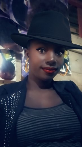 Je suis une jeune femme africaine et je recherche mon âme sœur ,de préférence un homme blanc sincère