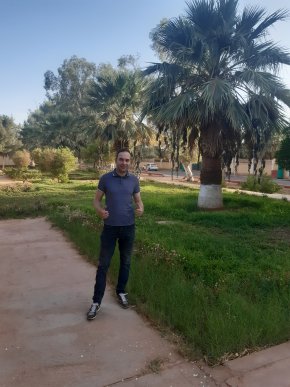 gentil sympas simple cherche le sérieux et l'honnêté dans une femme responsable et cool  
