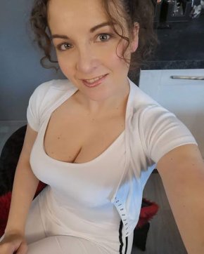  Bonjour,Je m'inscris sur ce site afin de rencontrer un homme