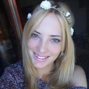 Je suis si heureuse de d’être ici j’aimerais faire votre connaissance