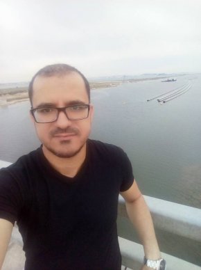 salut tout le monde je suis ici pour discuter et trouver l'âme sœur