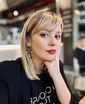 Une relation sérieuse basée sur la confiance 