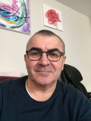 je Paul je vie sur Marseille recherchent une relation sérieuse a long terme aboutir au Mariage 