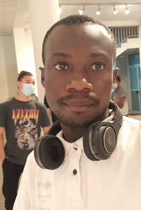 bonjour. J'ai vu votre annonce sur le site moi pour toi et Je souhaite entre en contact avec vous. 
