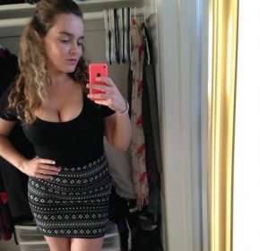 Femme célibataire disponible pour rencontre coquine discrète ou affinité 