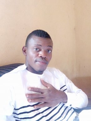 Bonjour, jeune Africain célibataire ivoirien recherche une  blanche.