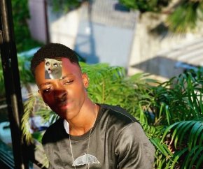 Juste moi, alvine, 19ans, parle plusieurs langue, anglais, français et allemand 