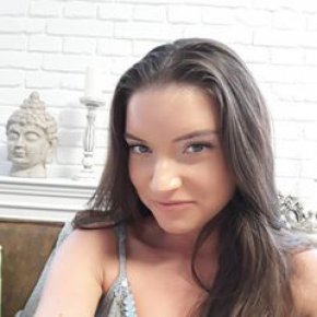 Moi je recherche tout d'abord a entamer une relation amicale 