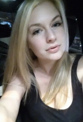 salut mon non cest ruth casta je suis en parfaite etat