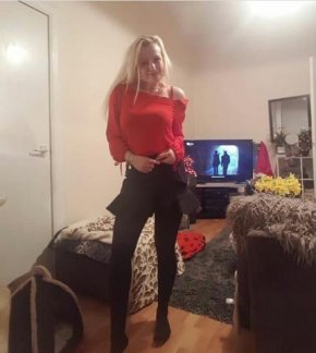 Moi je suis à la recherche d'un belle homme  c'est à dire fidèle, gentille, sincère passionnée, sent