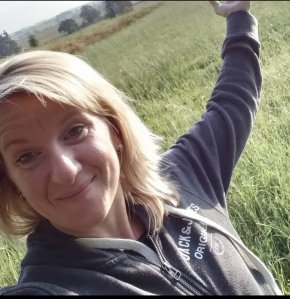 Je recherche quelqu’un de sincère et honnête qui a la tête sur les épaules 