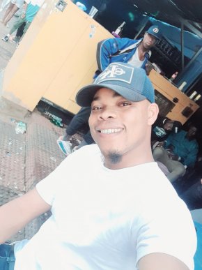 Bonjour je suis sekou je recherche une relation sincère pouvant aboutir à une belle histoire d'amour