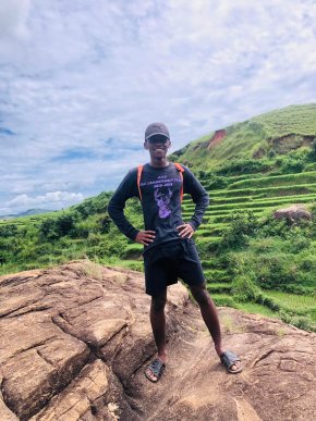 A l'écoute, sérieux, fiable, sens de responsabilité, un chrétien Malagasy pure jus 