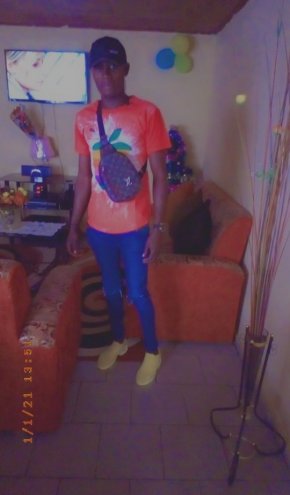 Je suis une femme simple , câline douce et je cherche un homme serieux