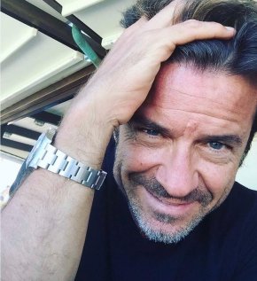 Je suis Simon Bellec nouveau ici recherche quelqu’un 