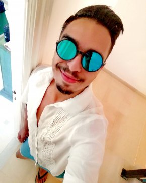 My name is siraje i'm 25y.o and i like in tunisia 