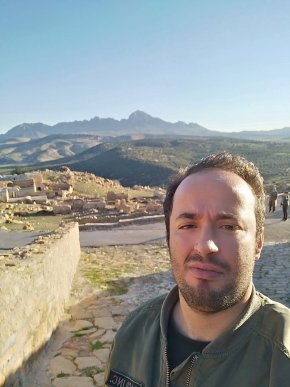 Sleh 33 ans celibitaire de tunis manager de deux societés 