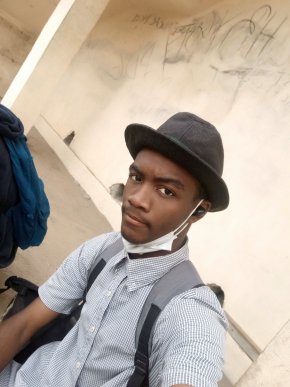 Recherche une relation amoureuse et passionnante qui pourrait me donner envie de continuer 