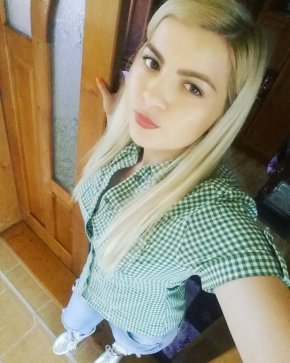 je suis stephanie une femme sérieuse qui recherche du sérieux 