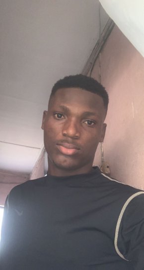 A la recherche d’une fille sérieuse pour une relation sérieuse.