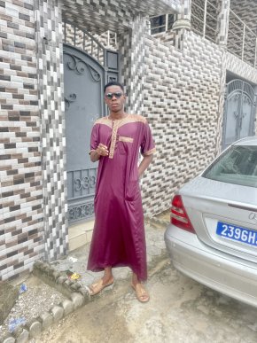 Coucou je suis un jeune homme recherchant une fille sympa cool 