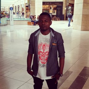A la recherche du grand amour comme jamais   et j'ai une grosse pour satisfaire ma partenaire 
