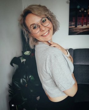 RELATION SÉRIEUSE DURABLE AUSSI BASÉ SUR LA CONFIANCE ET LA COMPLICITÉ 