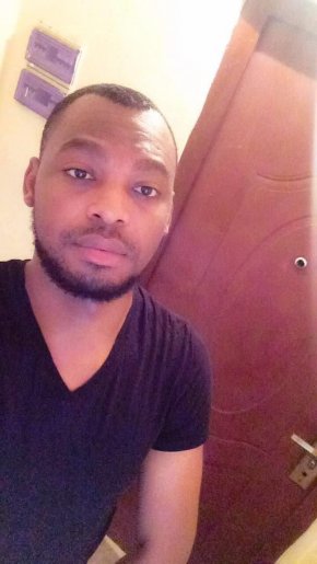 A la recherche du bonheur n’hésite pas à me contacter 