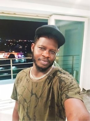 je cherche une femme pour partager ma vie avec elle 