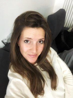 e cherche un homme qui m’aimerais pour ce que je suis car moi je veux aimer un homme pour ce qu’il e