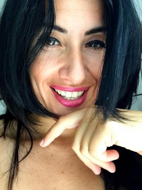 Bonjour,Je m'inscris sur ce site afin de rencontrer un homme pour une relation sérieuse basée sur la