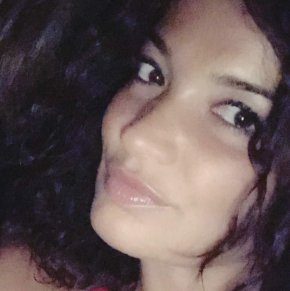 Je suis sympa douce romantique je recherche l amour et j ai beaucoup d amour a donner 