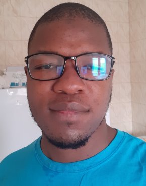 Je suis un jeune homme de caractères calme qui cherche une relation sérieuse.