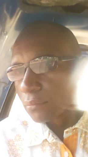 je suis un homme sensuel, relaxe cool discret. je veux te faire planer. joins-moi vite!