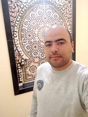 Bonjour je suis un homme de Casablanca j'ai 33 ans je cherche des amies 