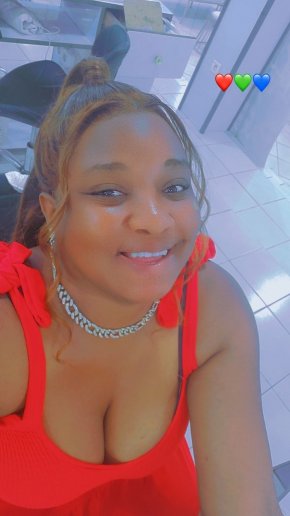 Coeur à prendre au serieux avec attention et douceur. Je suis une personne fidele loyale et sincere 