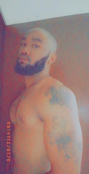 Calme, sympa, poli, serviable, sportif, compréhensible, comique 