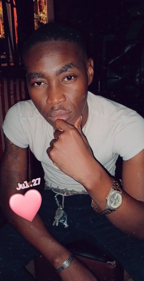 Recherche amour , complicité , sincérité , âme sœur , confidentialité , partage, compréhension. 