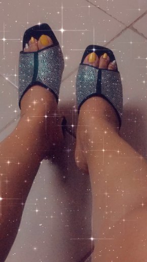 Recherche un homme pour  une relation  amoureuse et passionnée 