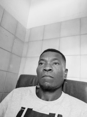 Je suis un homme très simple ,pour une amitié sincère 
