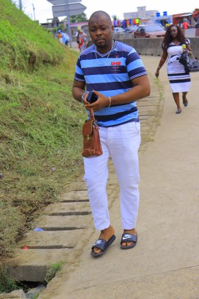 Polie serviable bosseuse attentionné amusante qui se lache enfaite la vie est tres courte 